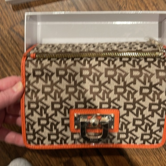 DKNY wallet NWT orange color - Picture 7 of 8